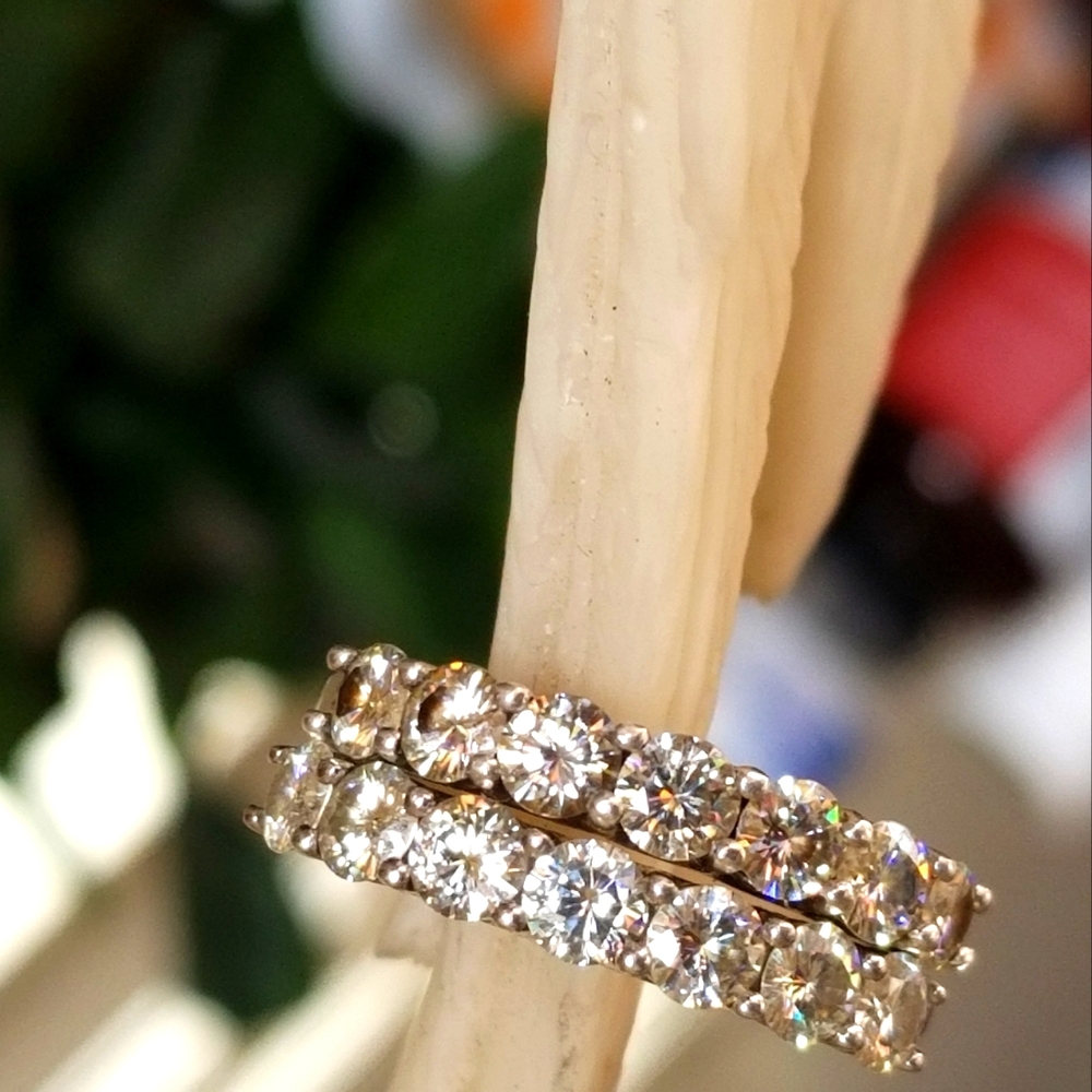 Beautiful  925 moissanite diamond band travel  set 2.40 carats